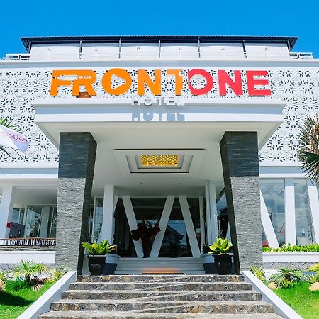 Front One Hotel Pamekasan Madura Eksteriør bilde